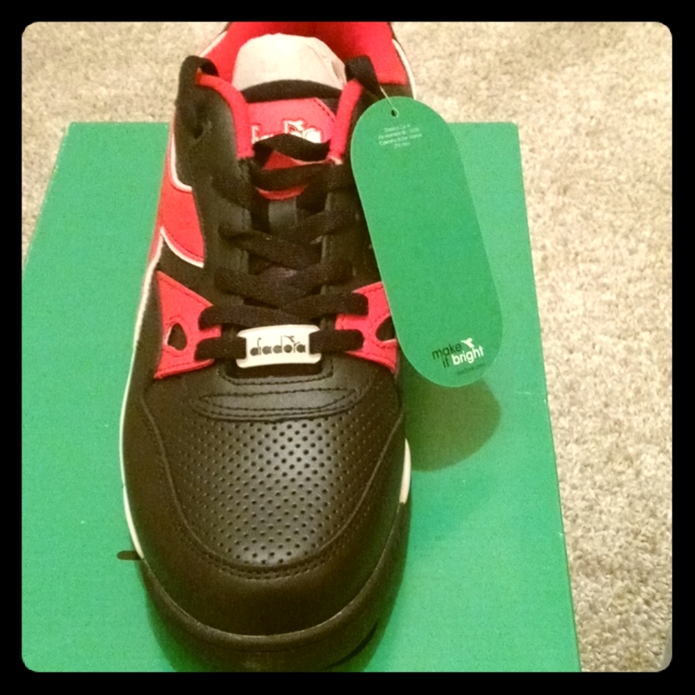 Diadora